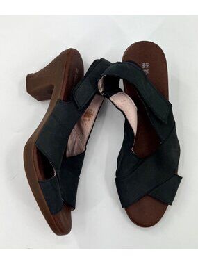 El Naturalista Espiral Slingback Navy Leather Open-Toe Sandals With Low Heel